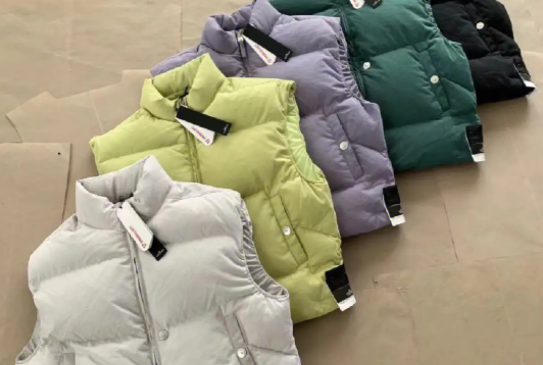 企業員工在羽絨服馬甲定制的時候，如何選擇合適自己的尺碼？